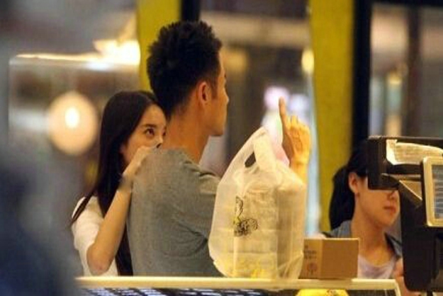 情侣分手可以把转账的钱要回来吗?